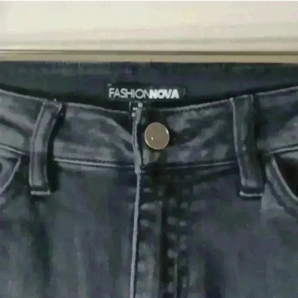 Fashion nova  Black jeans 👖 - Picture 6 of 11
